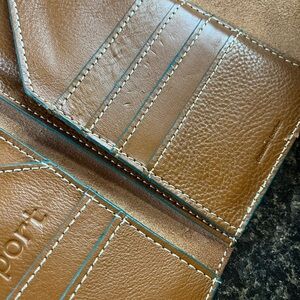 Fossil travel wallet